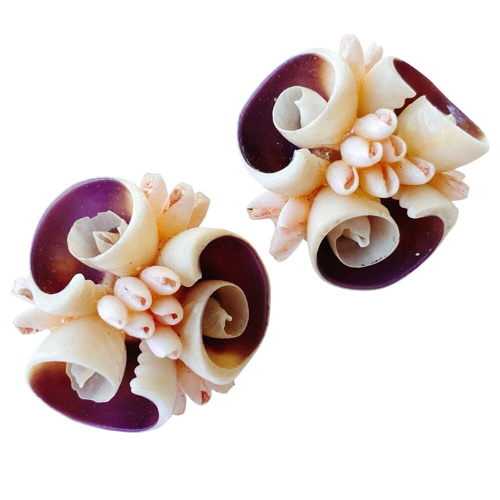 VTG Japan Shell Flower Clip On Earrings Mid Century 1950s 1960s Beachy Playful